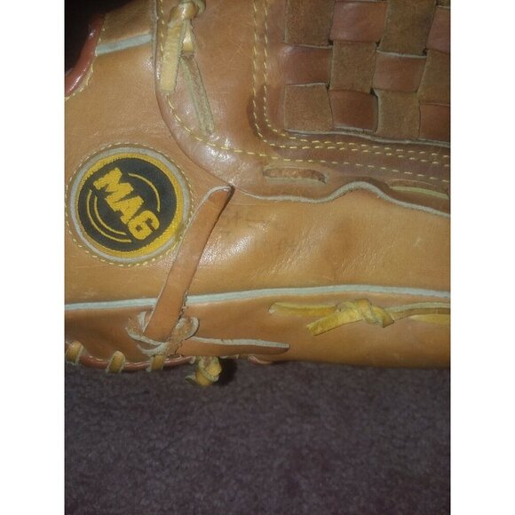 MAG PLUS MP-3797 BASEBALL GLOVE Mitt 12” RHT Right Hand Throw Hand *NICE SHAPE* - Picture 8 of 9